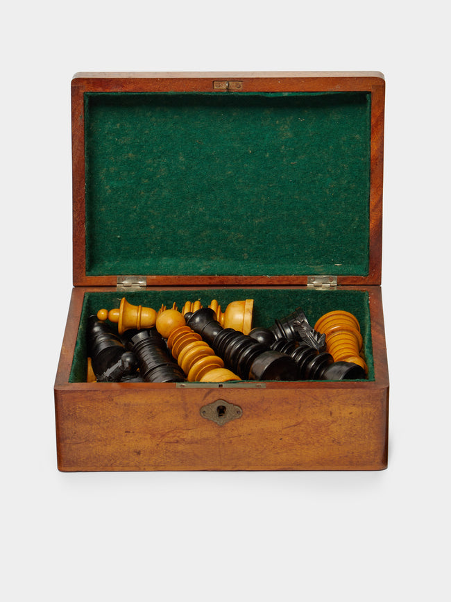 Antique and Vintage - 19th-Century Calvert Boxwood and Ebony Chess Set -  - ABASK - 