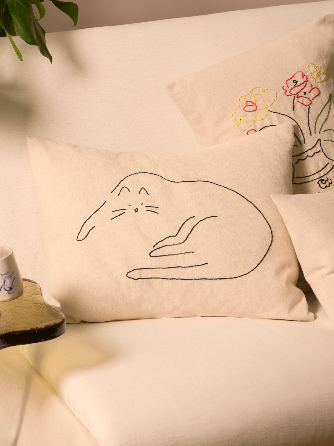 Cat Hand-Embroidered Cotton and Hemp Linen Cushion (15.5in/40cm)