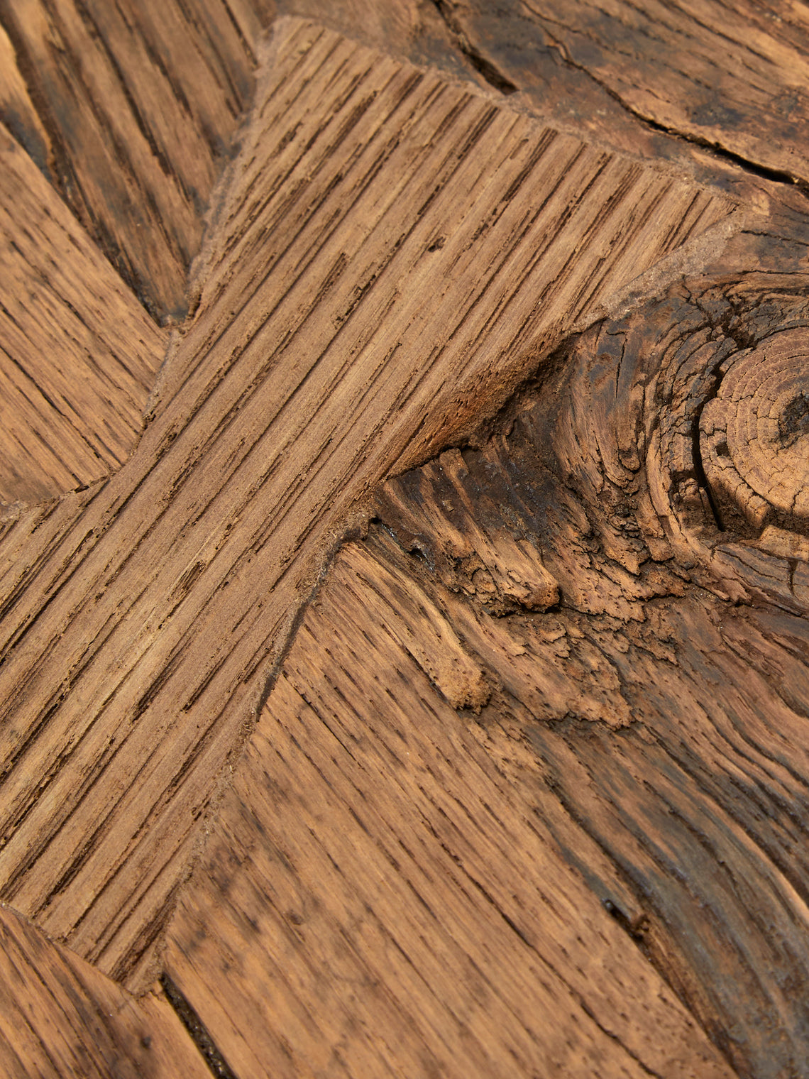 Art Brugi - Hand-Carved Antique Chestnut Serving Board - Brown - ABASK