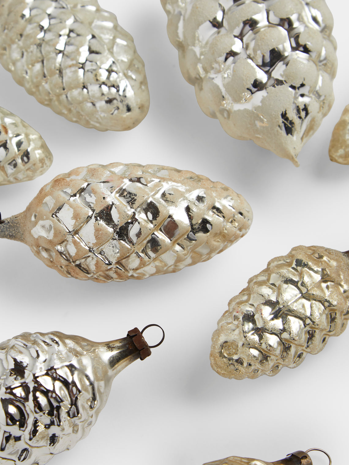 Antique and Vintage - Early-20th-Century Pinecones Glass Baubles (Set of 12) - Silver - ABASK
