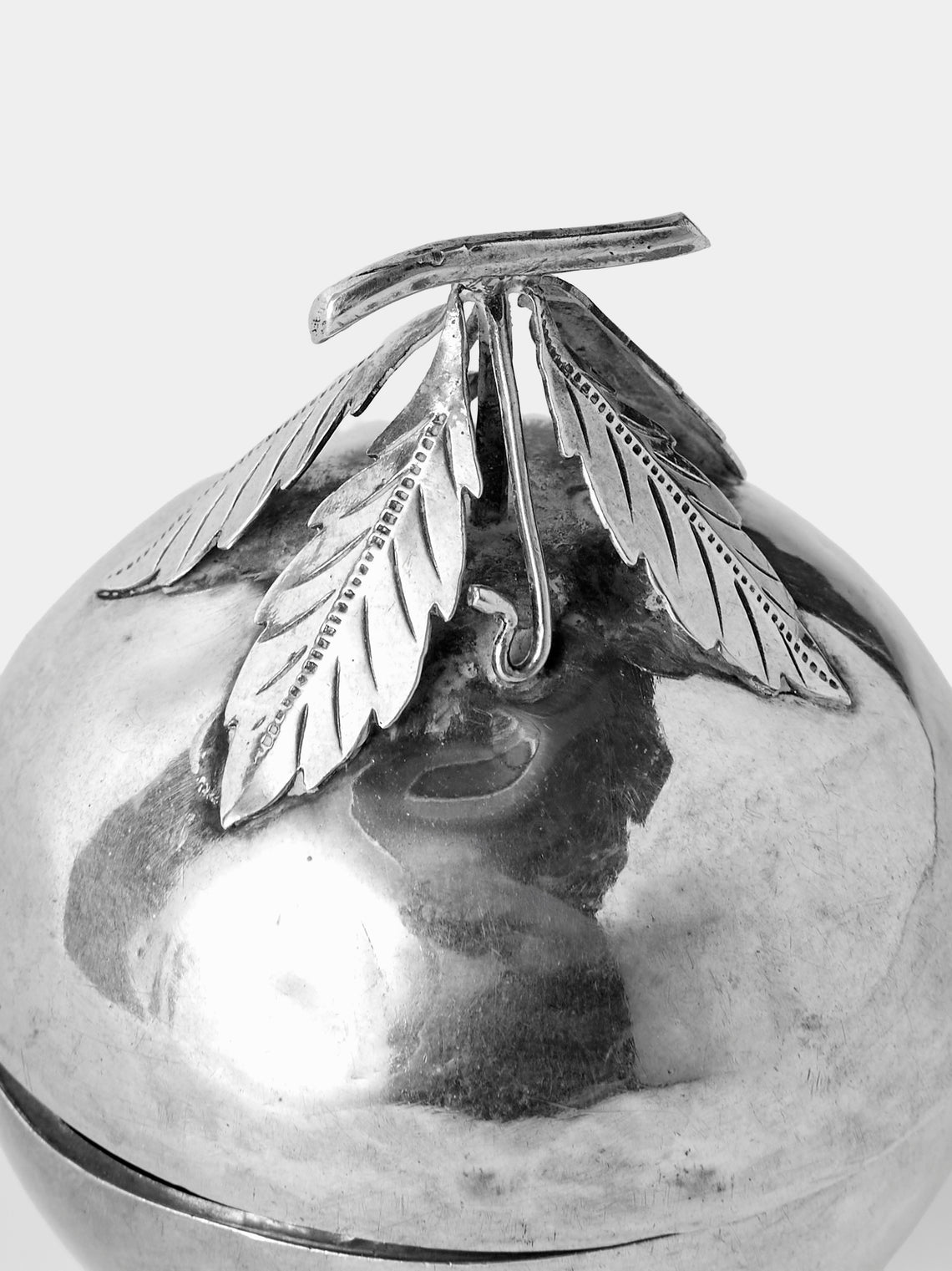 Antique and Vintage - 1900s Solid Silver Pomegranate Beetle Box - Silver - ABASK