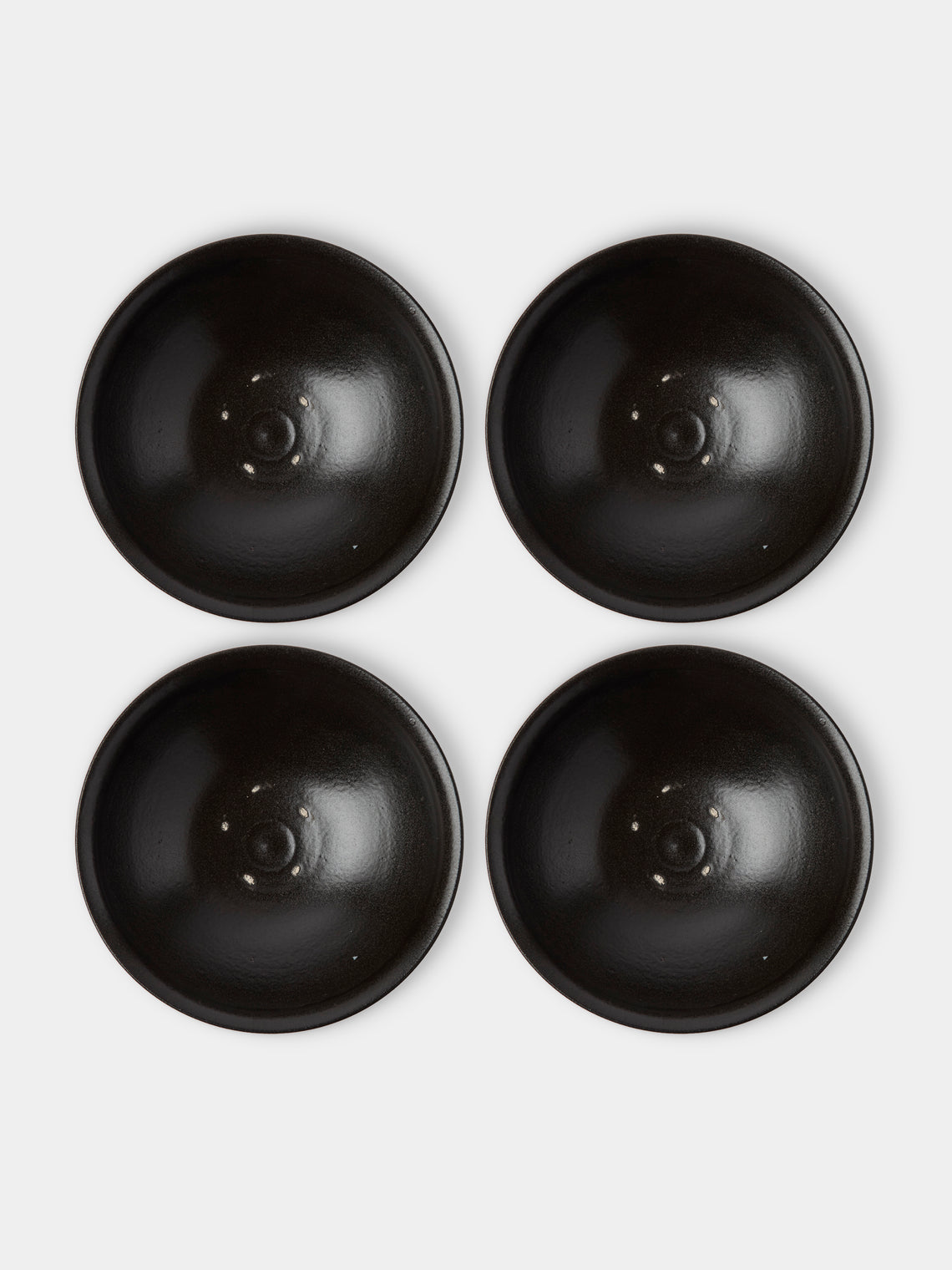 Fuminari Araga - Kohiki Slipware Shallow Bowls – 8in/21cm (Set of 4) - Black - ABASK