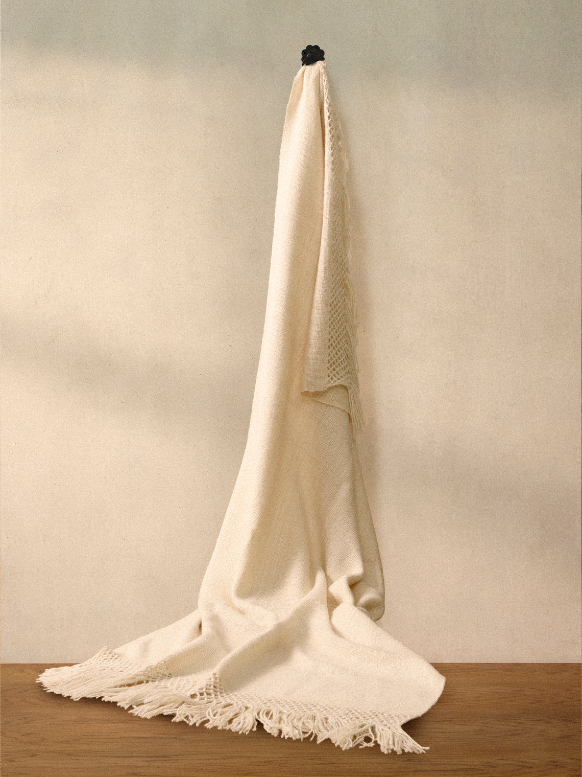de Le Cuona - Llama Throw (94.5in/2.4m) - Cream - ABASK