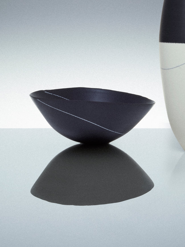 Paul James Ceramics - Fractured Reality Hand-Thrown Ceramic Bowl - Black - ABASK
