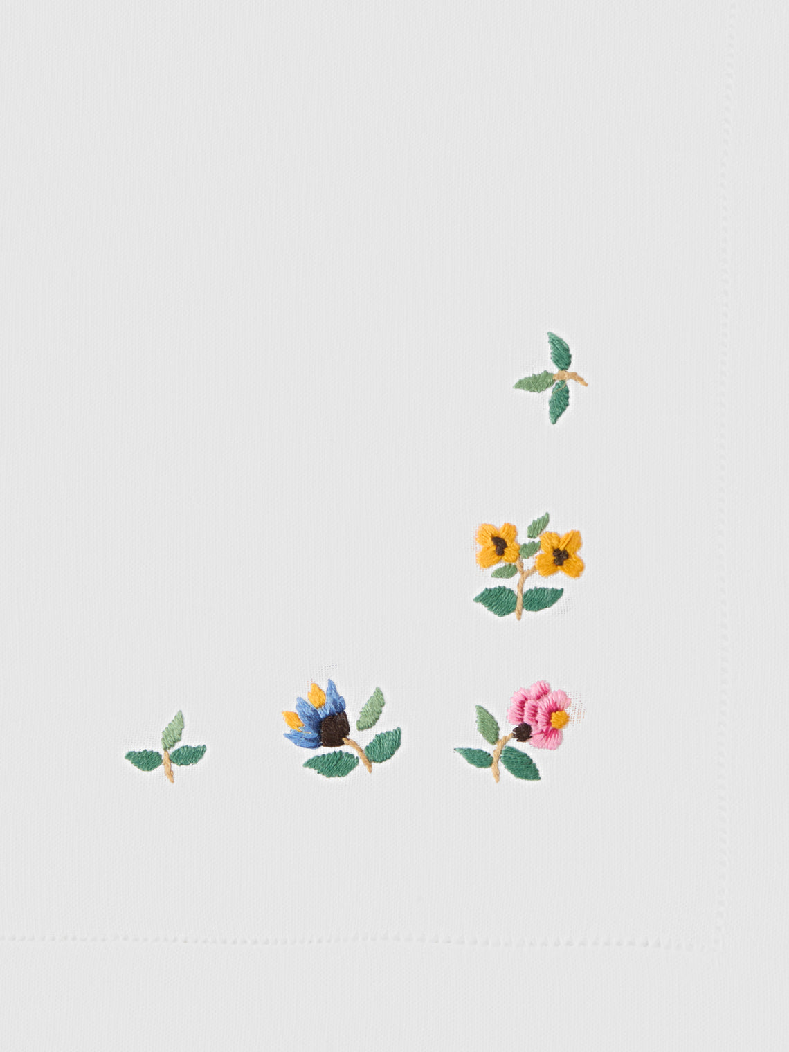 ERI Textiles - | Set of 4 | Scatter Flowers Hand-Embroidered Linen Napkins - White - ABASK