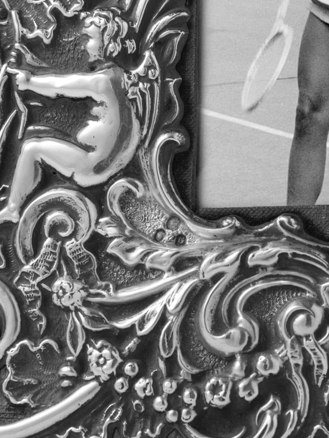 Antique and Vintage - 1898 British Chester Sterling Silver Photo Frame (4x6") - Silver - ABASK