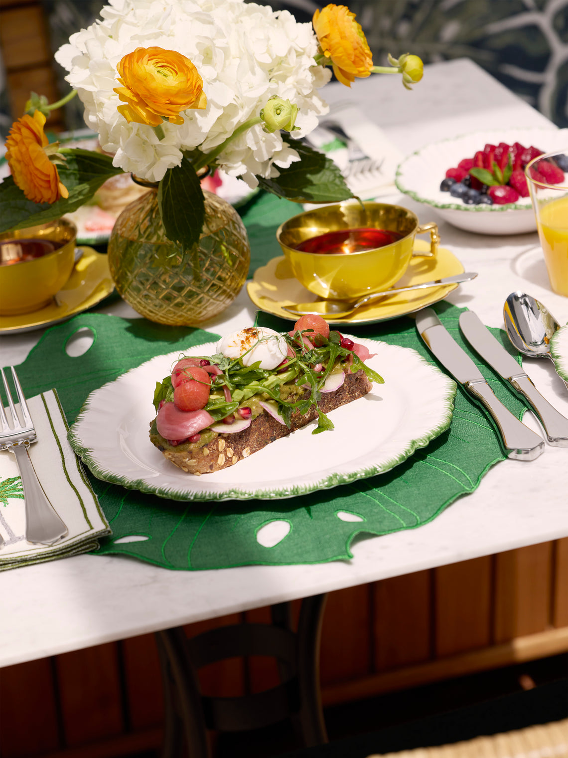 Atelier Soleil - | Set of 4 | Combed Edge Hand-Painted Ceramic Salad / Dessert Plates (8in/21cm) - White - ABASK