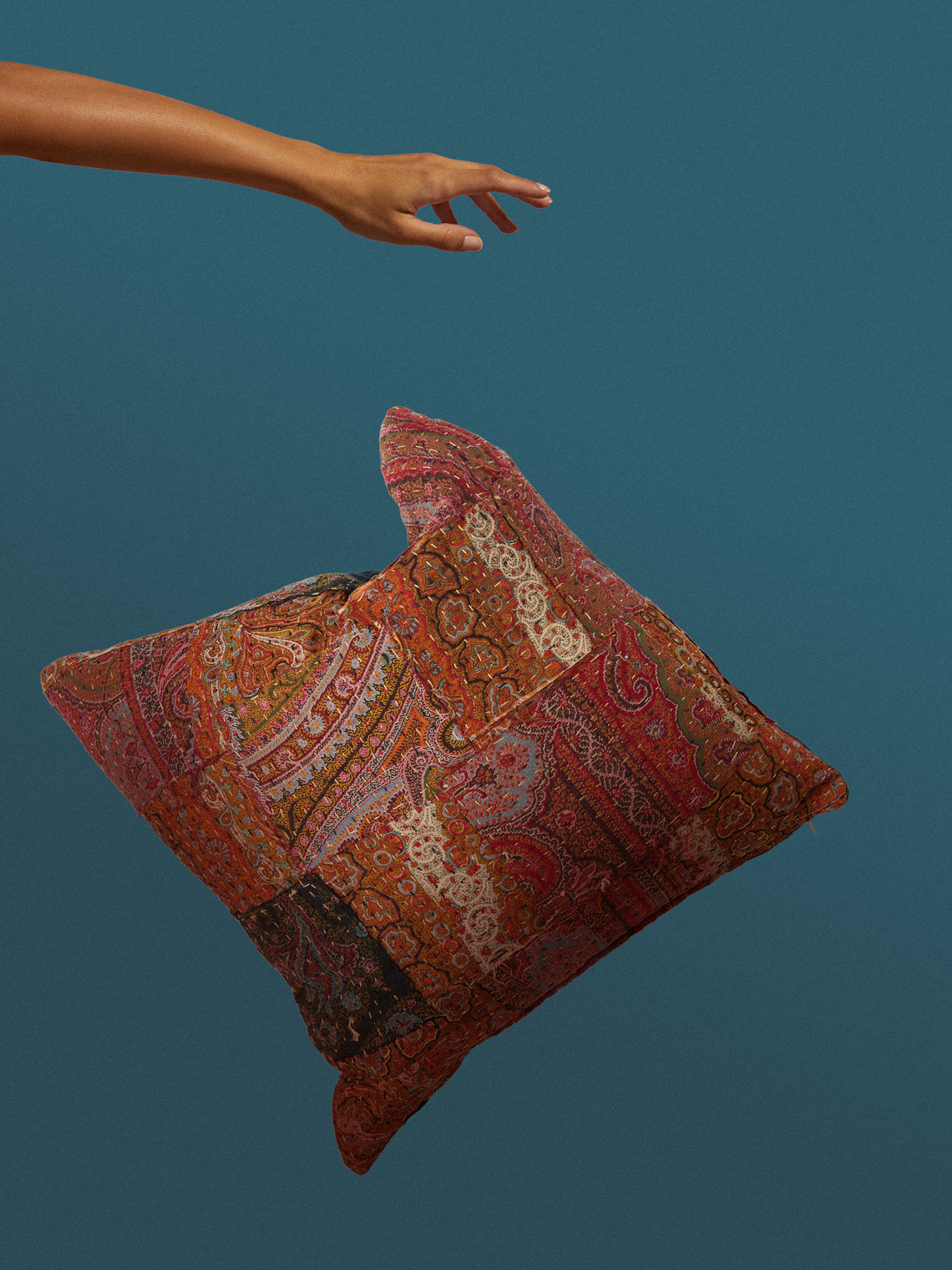 By Walid - 19th-Century Paisley Patchwork Wool and Linen Cushion (15.5in/40cm) - Multiple - ABASK