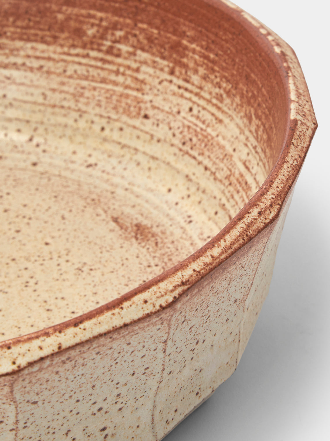 Adam Ross - Hand-Thrown Ceramic Faceted Serving Bowl - Beige - ABASK