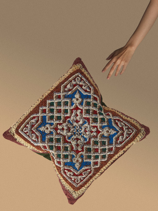 By Walid - 19th-Century Beaded and Needlepoint Wool and Damask Cushion (19.5in/50cm) - Multiple - ABASK