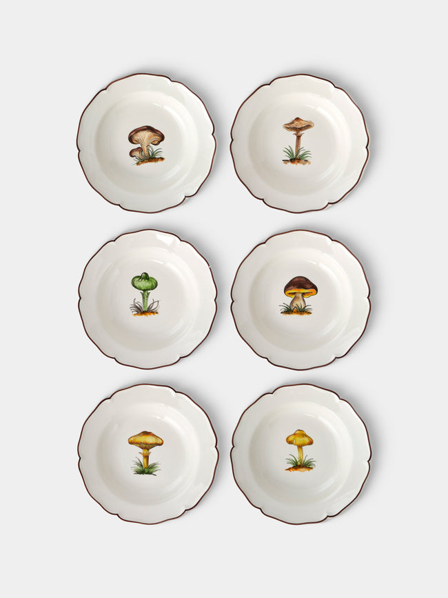 Este Ceramiche - Bristol Mushrooms Hand-Painted Ceramic Soup Plates – 9.5in/24cm (Set of 6) - White - ABASK 