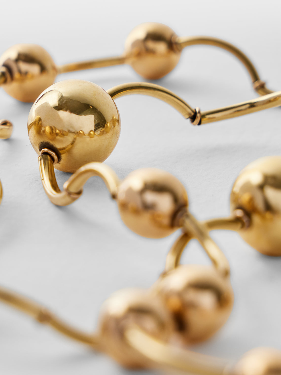 Mahnaz Collection - Vintage Manfredi 18-Karat Yellow Gold Long Ball and Twisted Tube Chain Necklace - Gold - ABASK