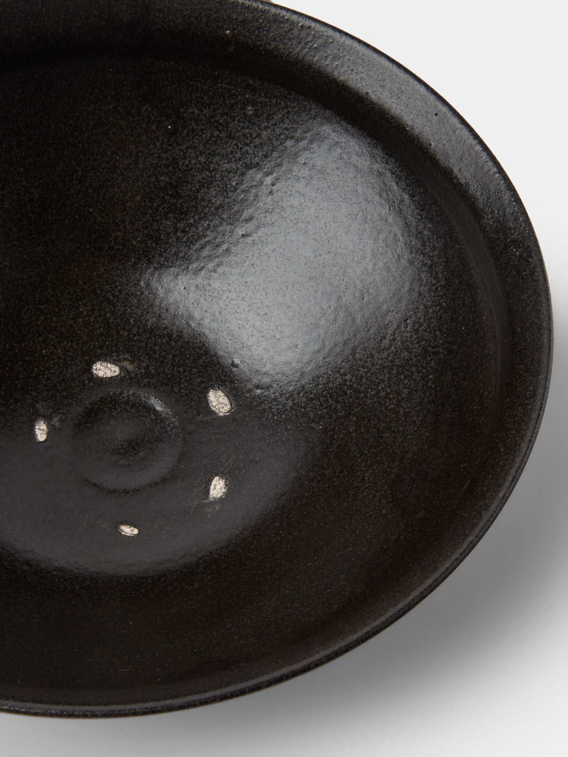 Fuminari Araga - Kohiki Slipware Shallow Bowls – 8in/21cm (Set of 4) - Black - ABASK