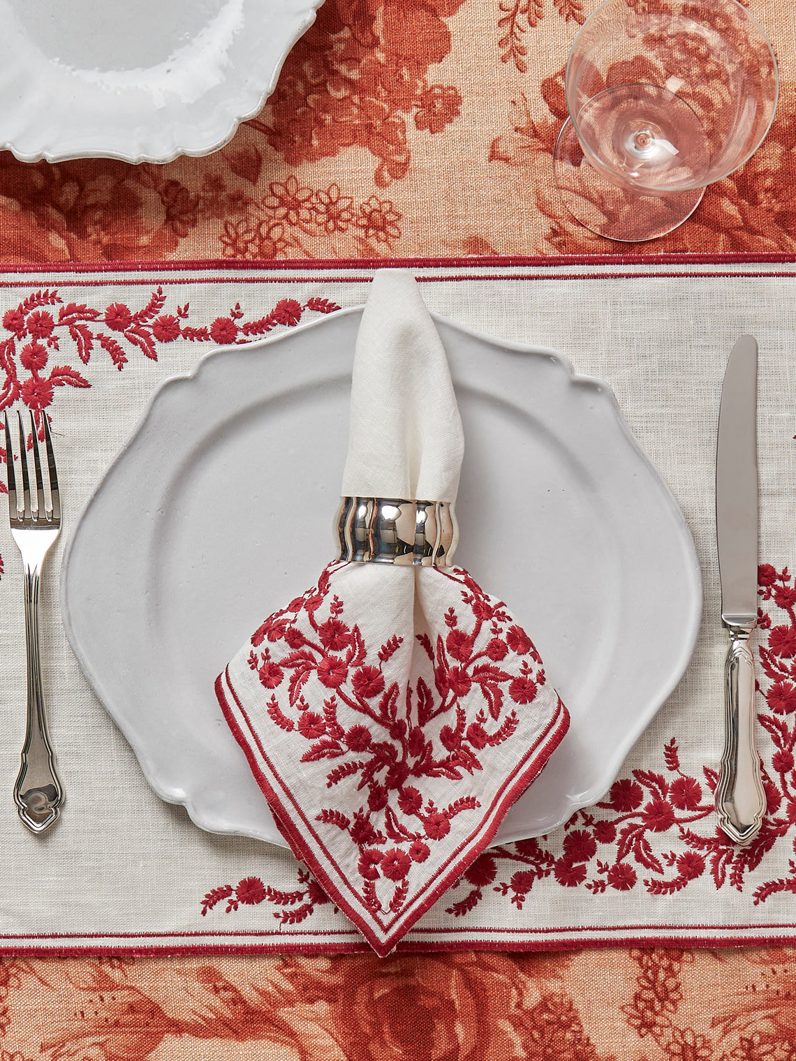 Borgo delle Tovaglie - Venaria Embroidered Linen Napkins (Set of 4) - Red - ABASK