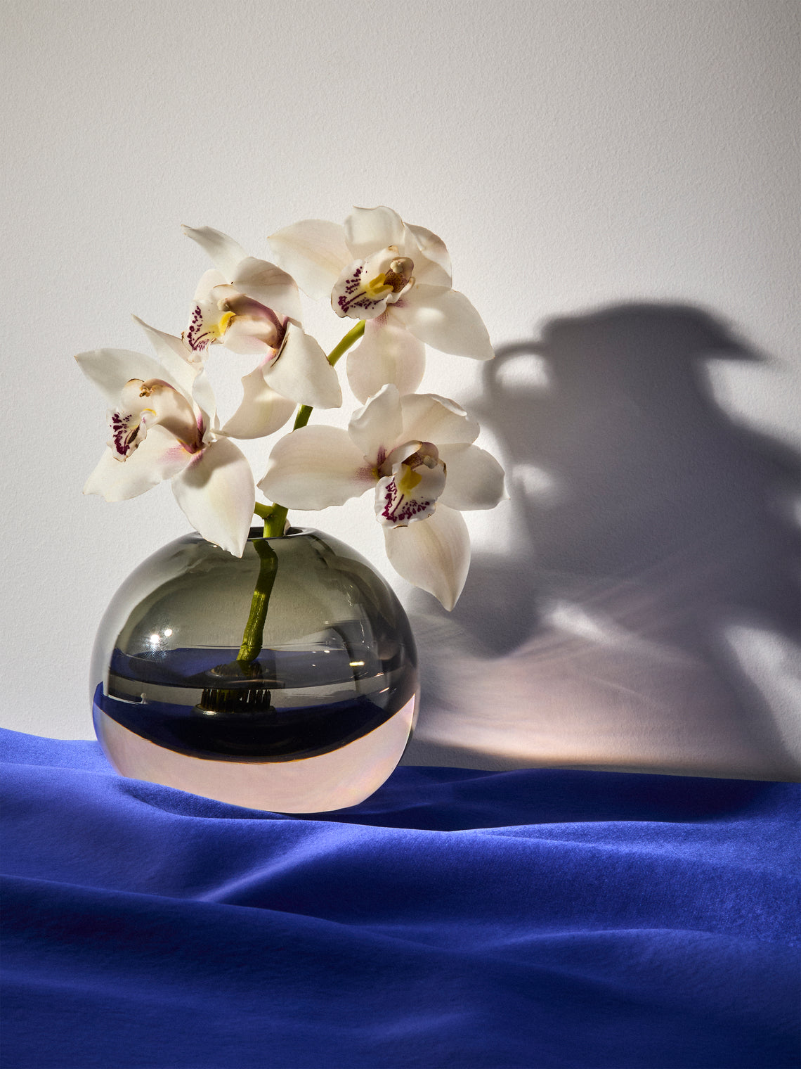 Antique and Vintage - 1950s Flavio Poli for Seguso Vetri d’Arte Murano Glass Ball Vase (6.5in/16cm) - Gray - ABASK