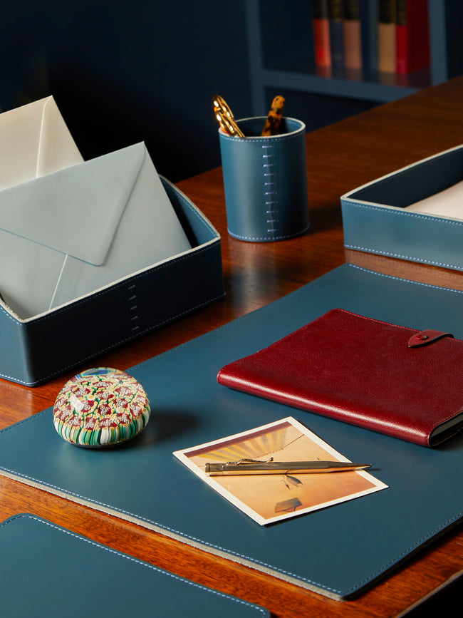 Beige Todi Leather Desk Set By Rabitti 1969 ABASK UK Beige todi leather desk set by rabitti 1969 abask uk