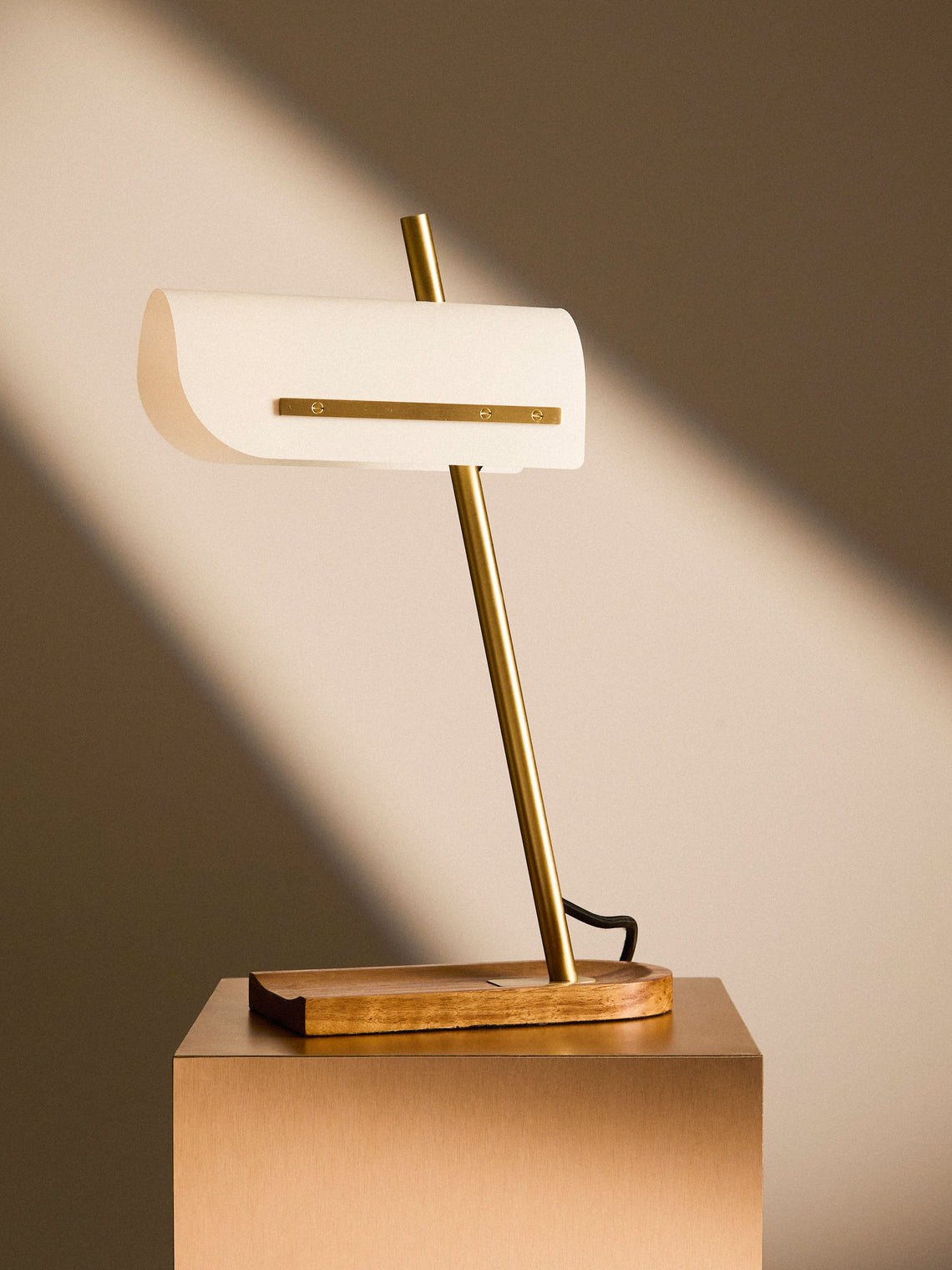 Joe Armitage - Modernist Walnut and Brass Desk Lamp - Brown - ABASK