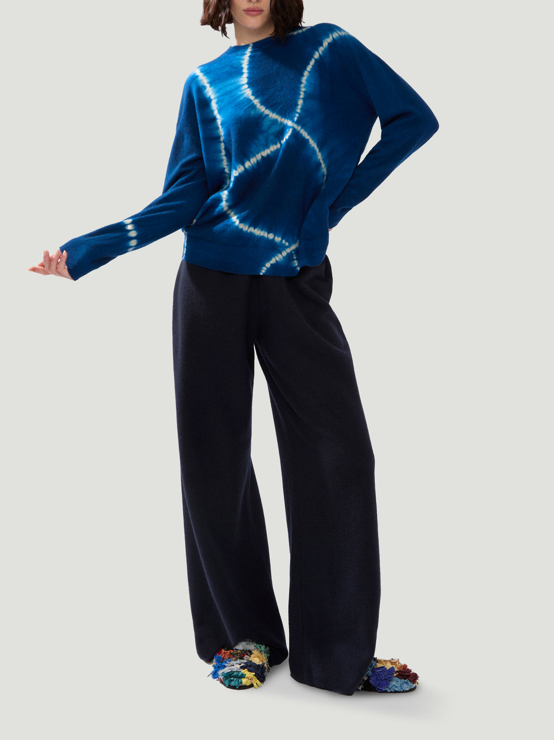 Suzusan - Women's Shibori Cashmere Seamless Wide Crew-Neck Sweater - Blue - ABASK