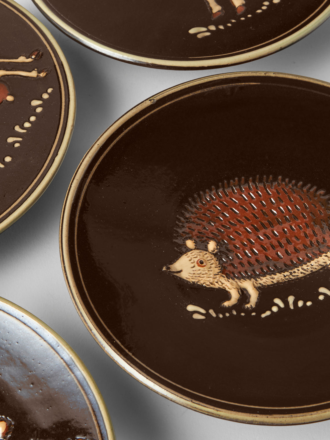 Poterie d’Évires - Animals Hand-Painted Ceramic Plates – 5.5in/14cm (Set of 4) - Dark Brown - ABASK