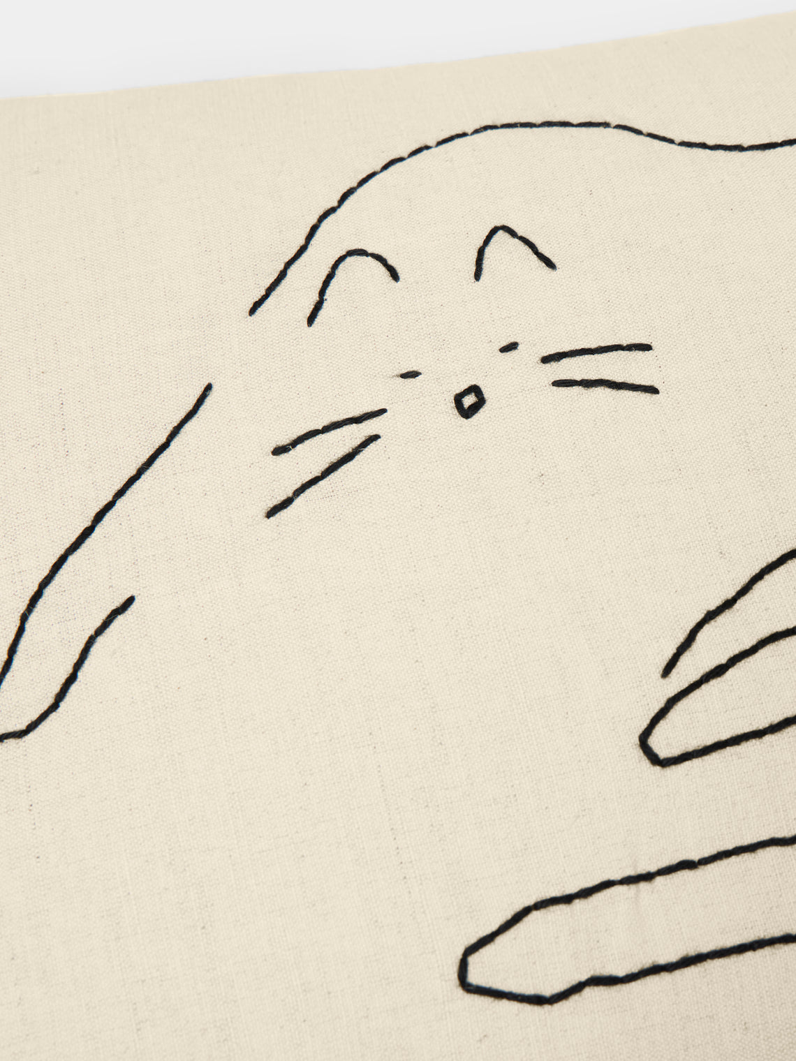Oeuvres Sensibles - Cat Hand-Embroidered Cotton and Hemp Linen Cushion (15.5in/40cm) - Cream - ABASK