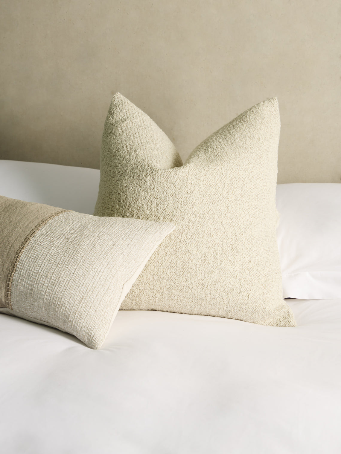 De Le Cuona - Attenborough Wool and Linen Zip-Detail Cushion (21.5in/55cm) - Cream - ABASK