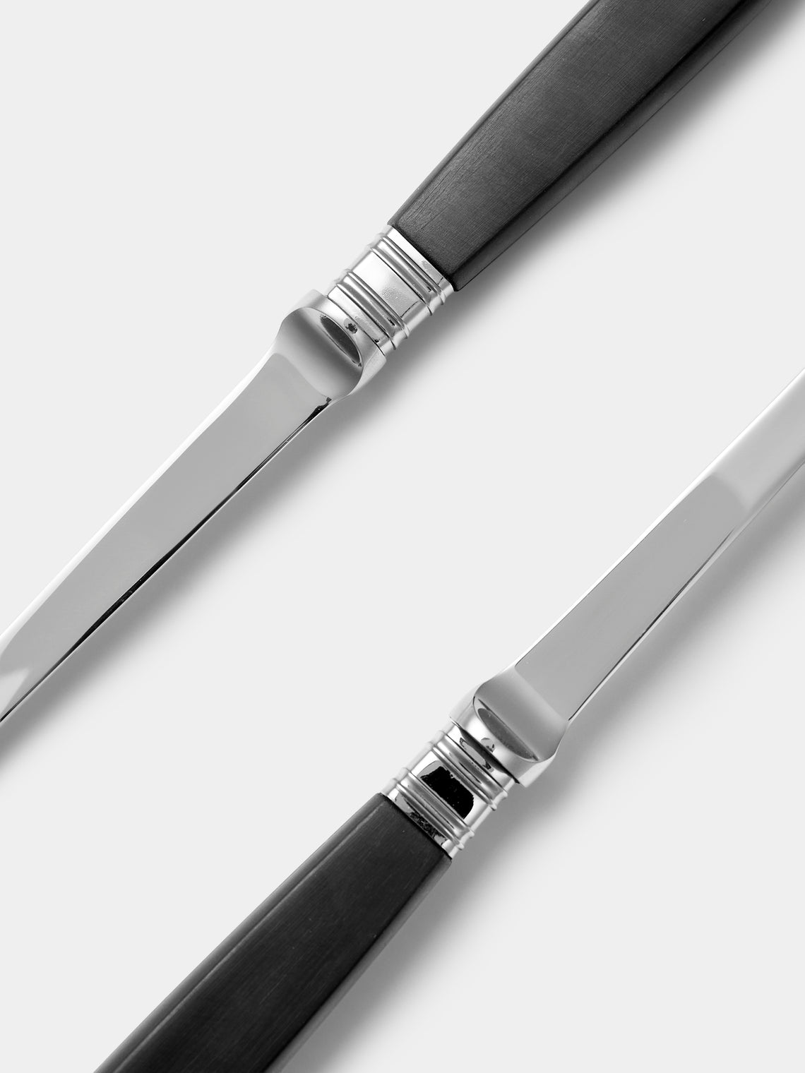 Alain Saint-Joanis - | Set of 2 | Empire Resin Salad Servers - Black - ABASK