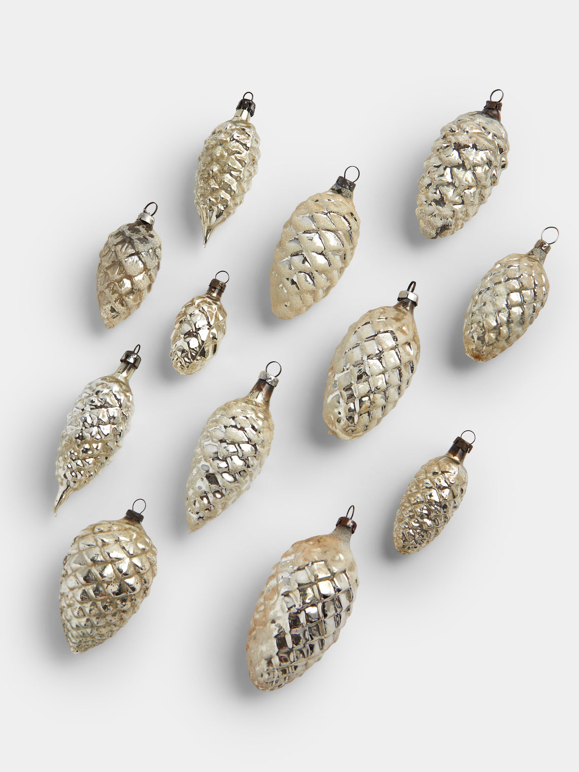 Antique and Vintage - Early-20th-Century Pinecones Glass Baubles (Set of 12) - Silver - ABASK