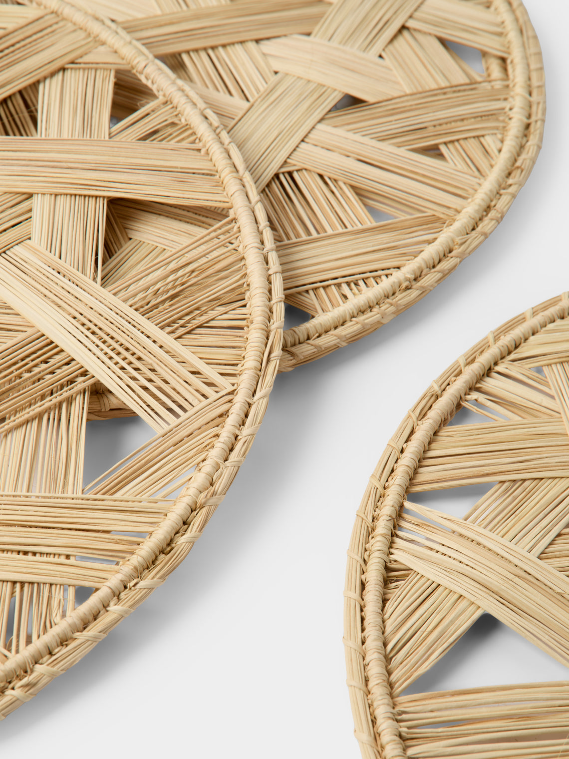 Artesanías del Atlántico - | Set of 4 | Atarraya Handwoven Palm Placemats - Natural - ABASK