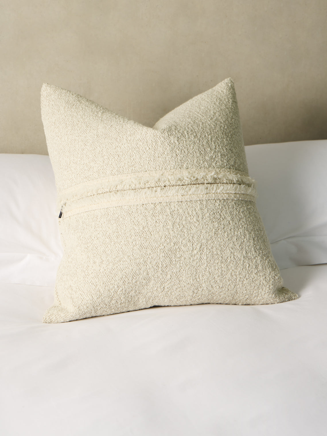 De Le Cuona - Attenborough Wool and Linen Zip-Detail Cushion (21.5in/55cm) - Cream - ABASK