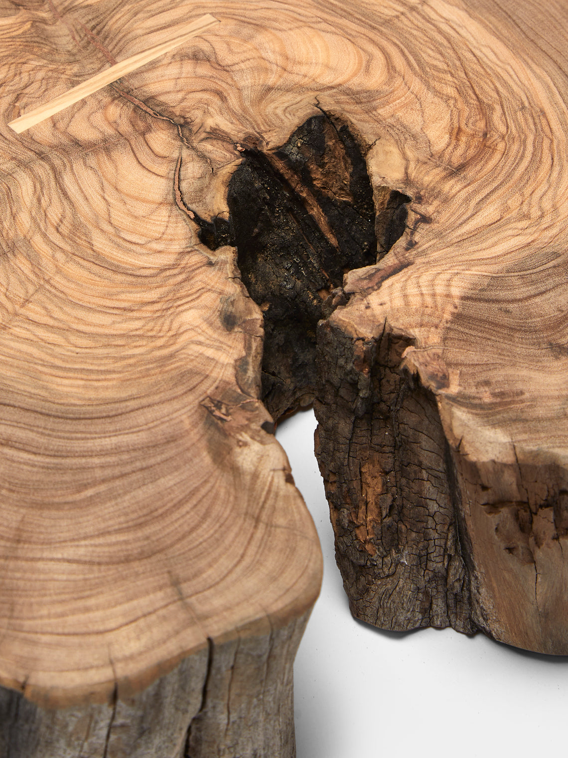 Art Brugi - Hand-Carved Olivewood Cheese Board - Brown - ABASK