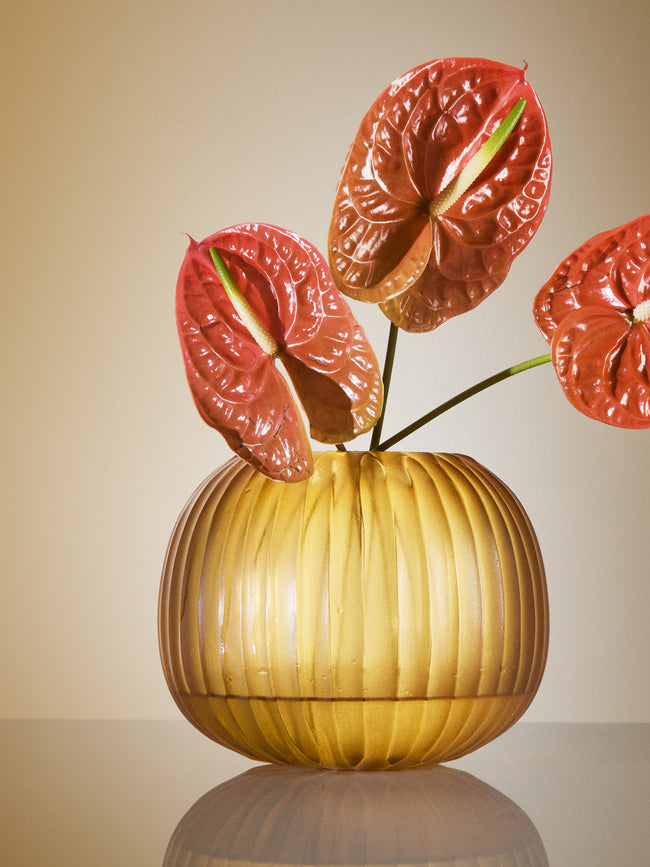 Micheluzzi Glass - Riccio Ambra Coste Hand-Blown Murano Glass Vase (8.5in/22cm) - Yellow - ABASK