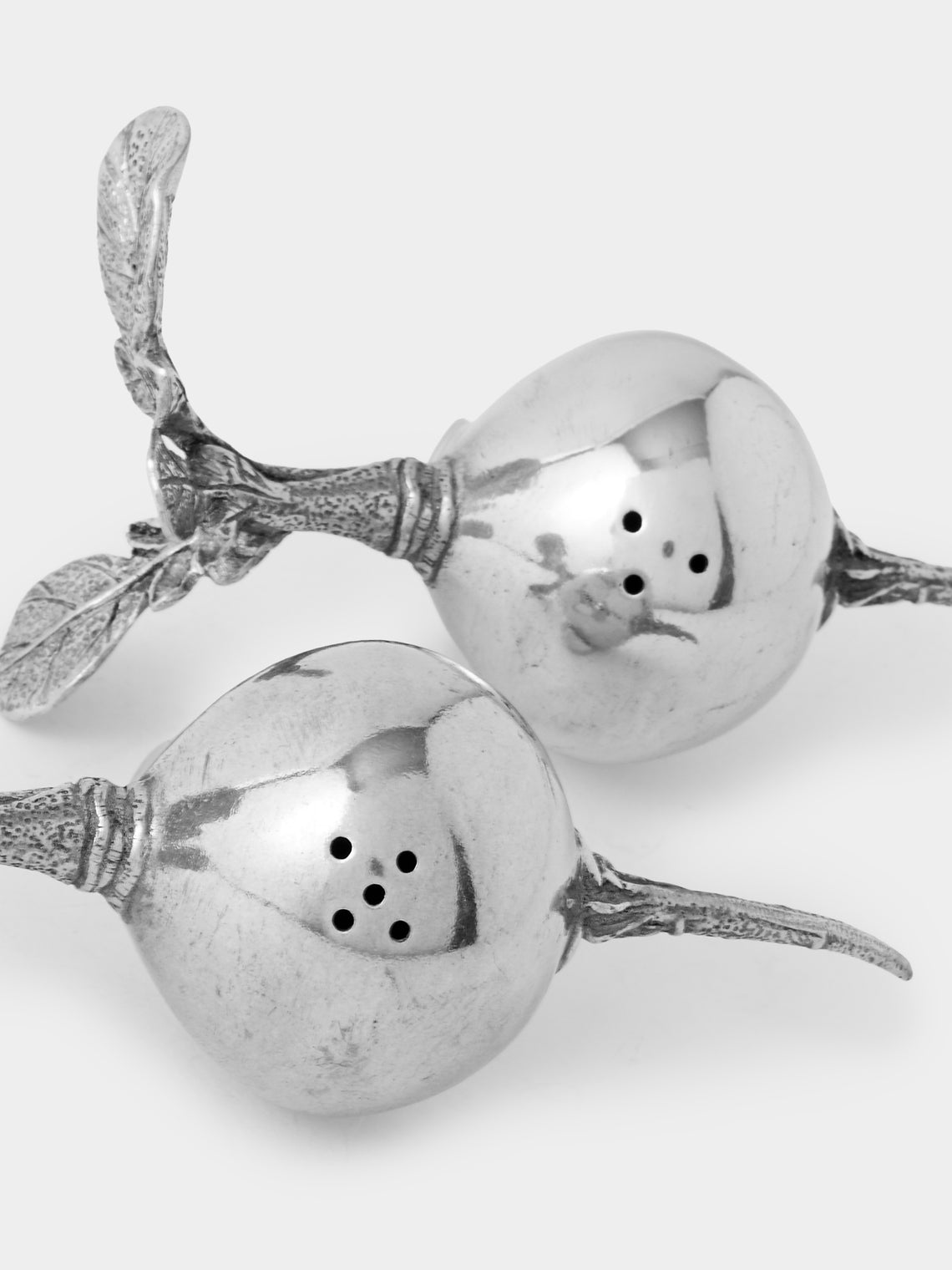 Au Bain Marie - | Set of 2 | Radish Pewter Salt and Pepper Shakers - Silver - ABASK