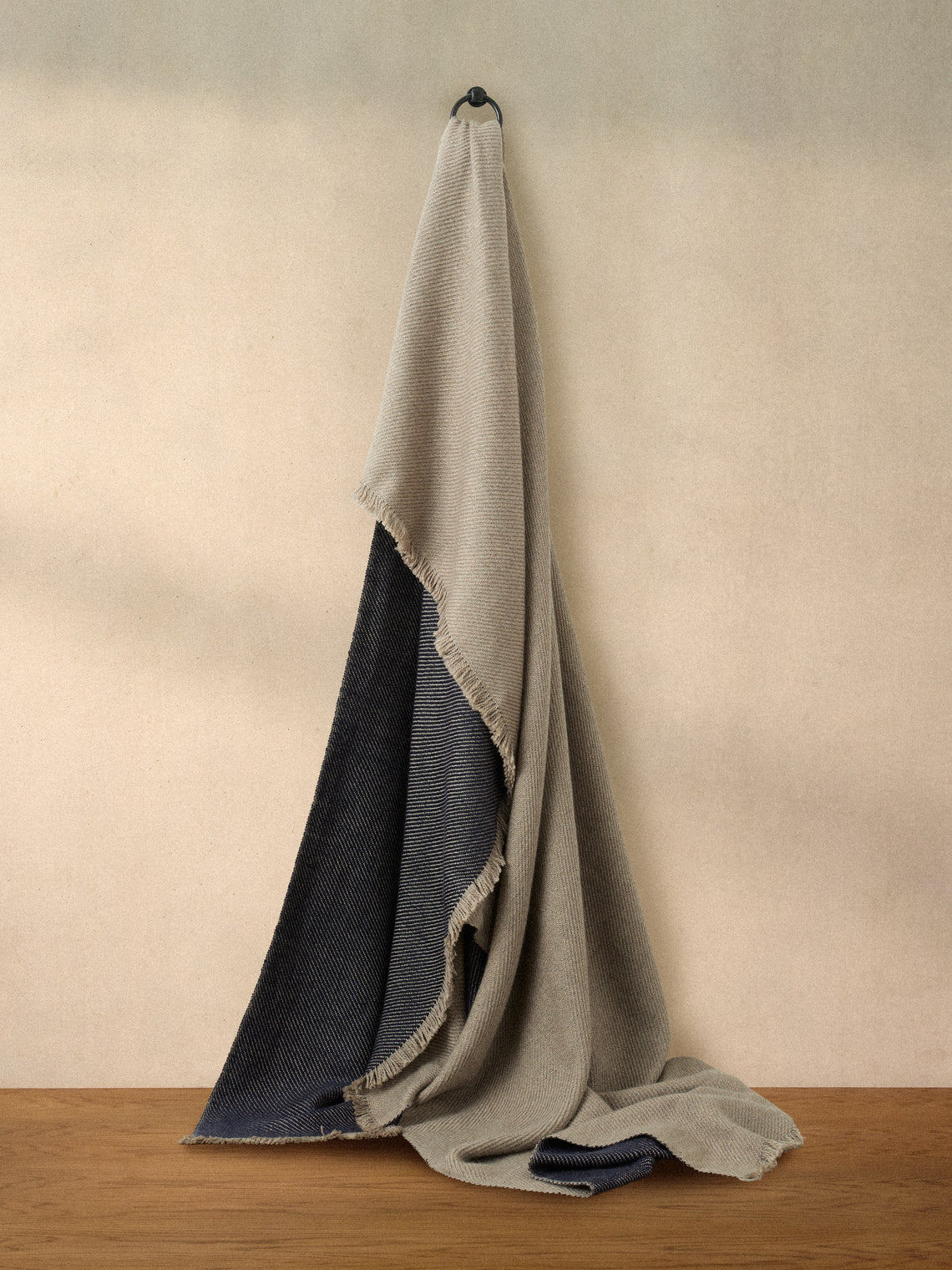 Me & K - Reversible Merino Wool and Cashmere King-Size Blanket (106in/2.7m) - Navy - ABASK