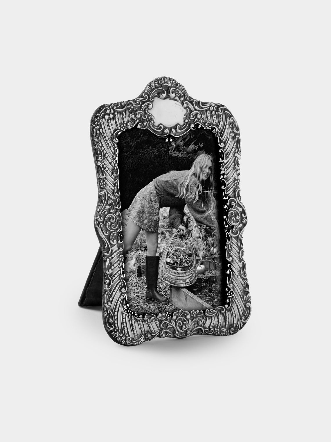 Antique and Vintage - 1901 British Chester Sterling Silver Photo Frame (4x6") - Silver - ABASK - 