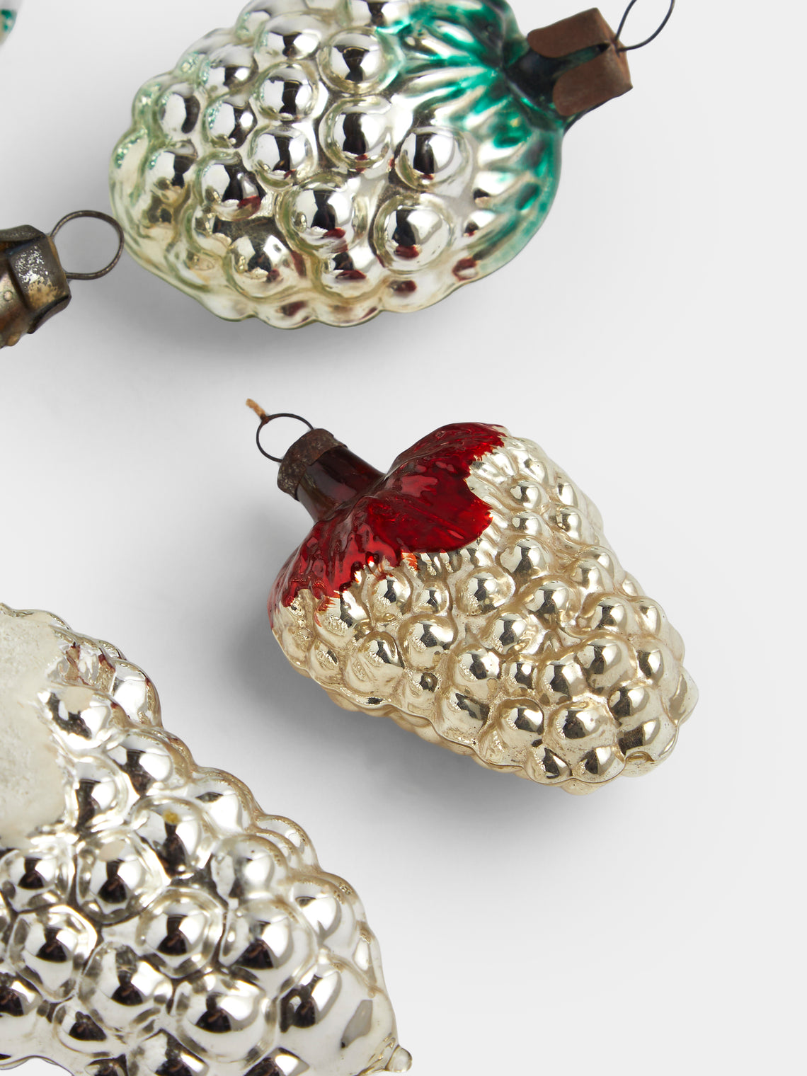 Antique and Vintage - Early-20th-Century Grape Glass Baubles (Set of 9) - Silver - ABASK