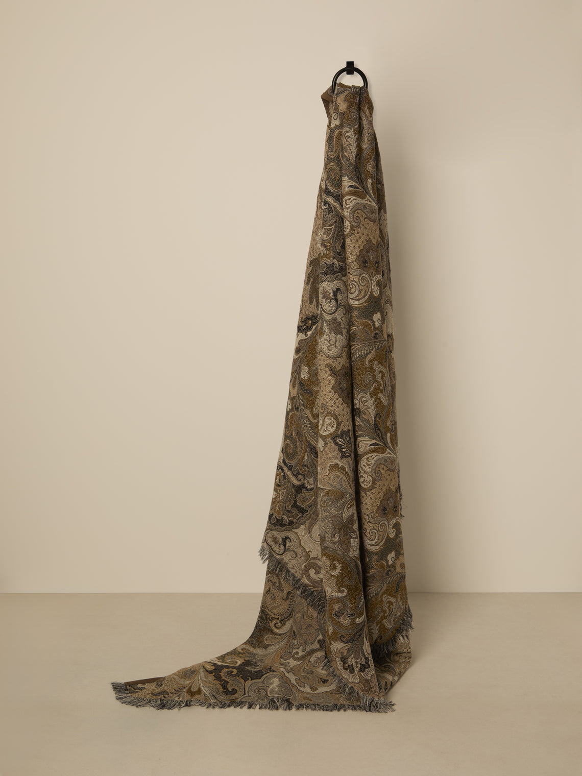 de Le Cuona - Elizabeth Paisley Wool Blanket (94.5in/2.4m) - Multiple - ABASK