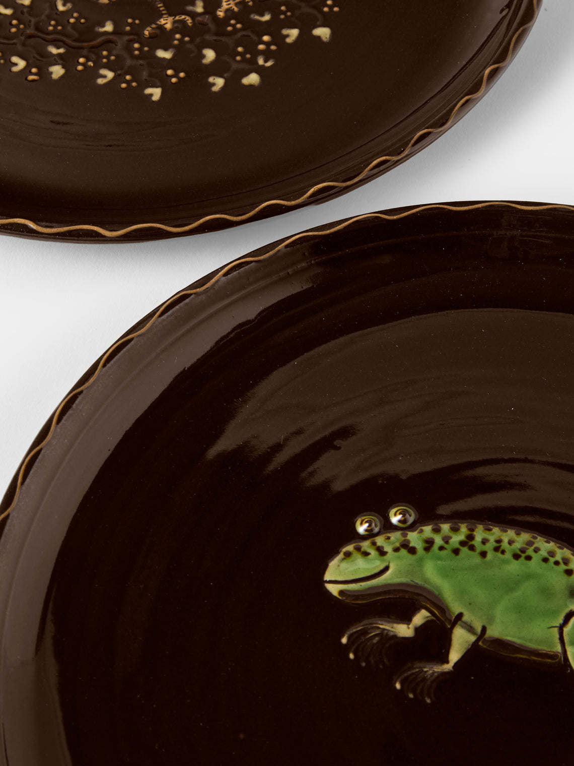 Poterie d’Évires - Animals Hand-Painted Ceramic Dinner Plates – 9.5in/24cm (Set of 4) - Dark Brown - ABASK