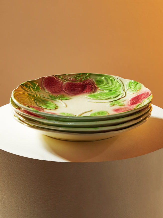 Multiple 1940s Majolica Strawberry Ceramic Plates (Set of 4) by Antique ...