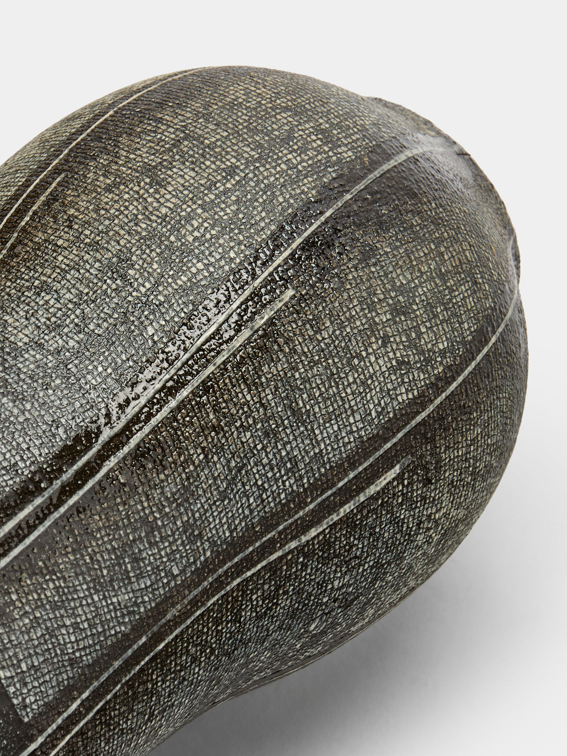 Masumi Ando - Textured Ceramic Vase (10.5in/26.5cm) - Gray - ABASK