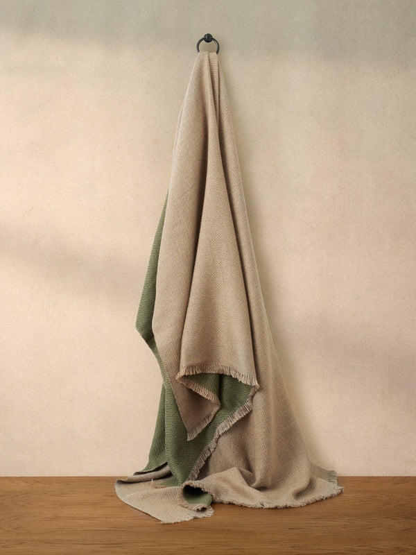 Me & K - Reversible Merino Wool and Cashmere King-Size Blanket (106in/2.7m) - Green - ABASK