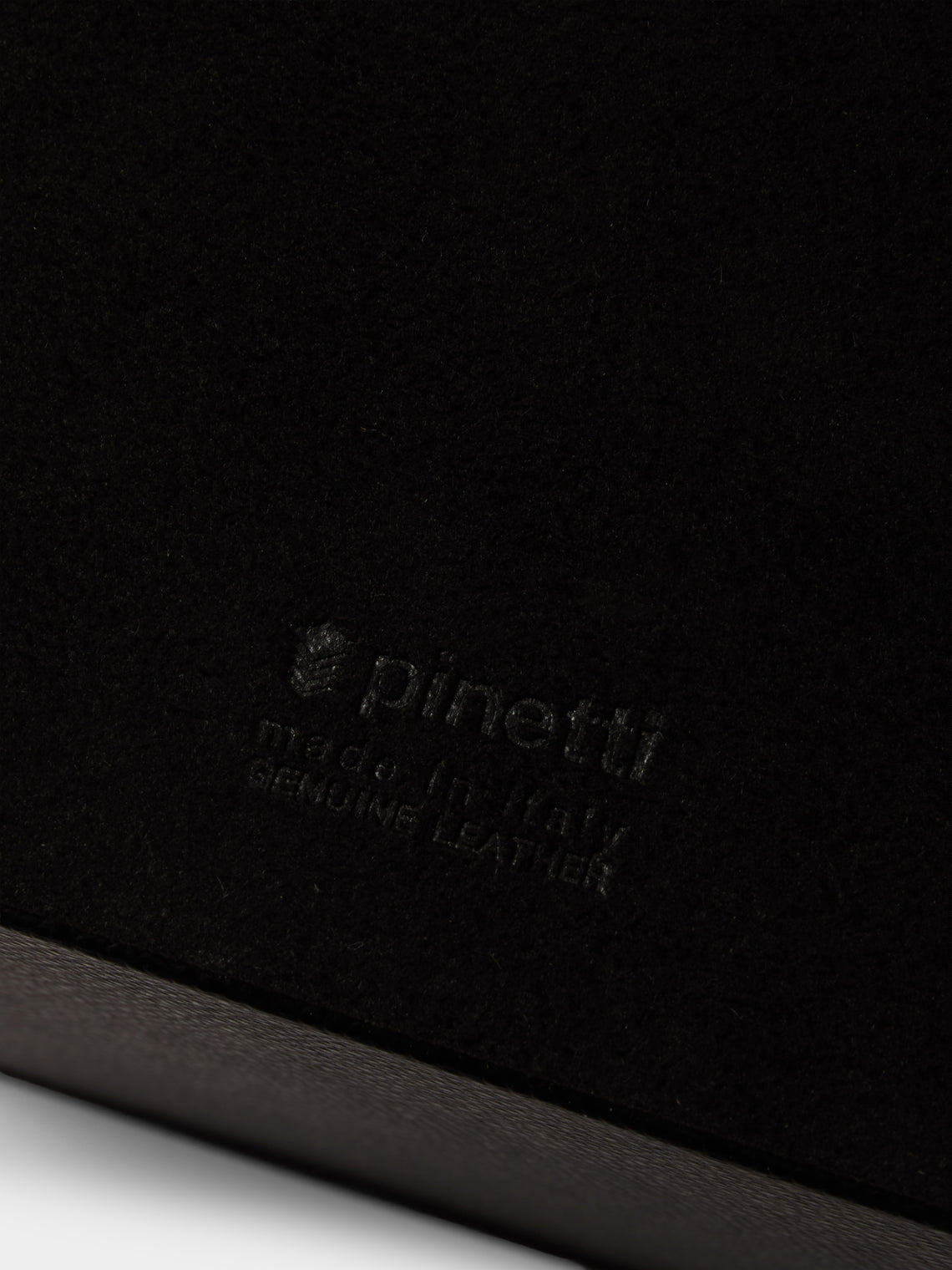 Pinetti - Leather Magnetic Tissue Box - Black - ABASK