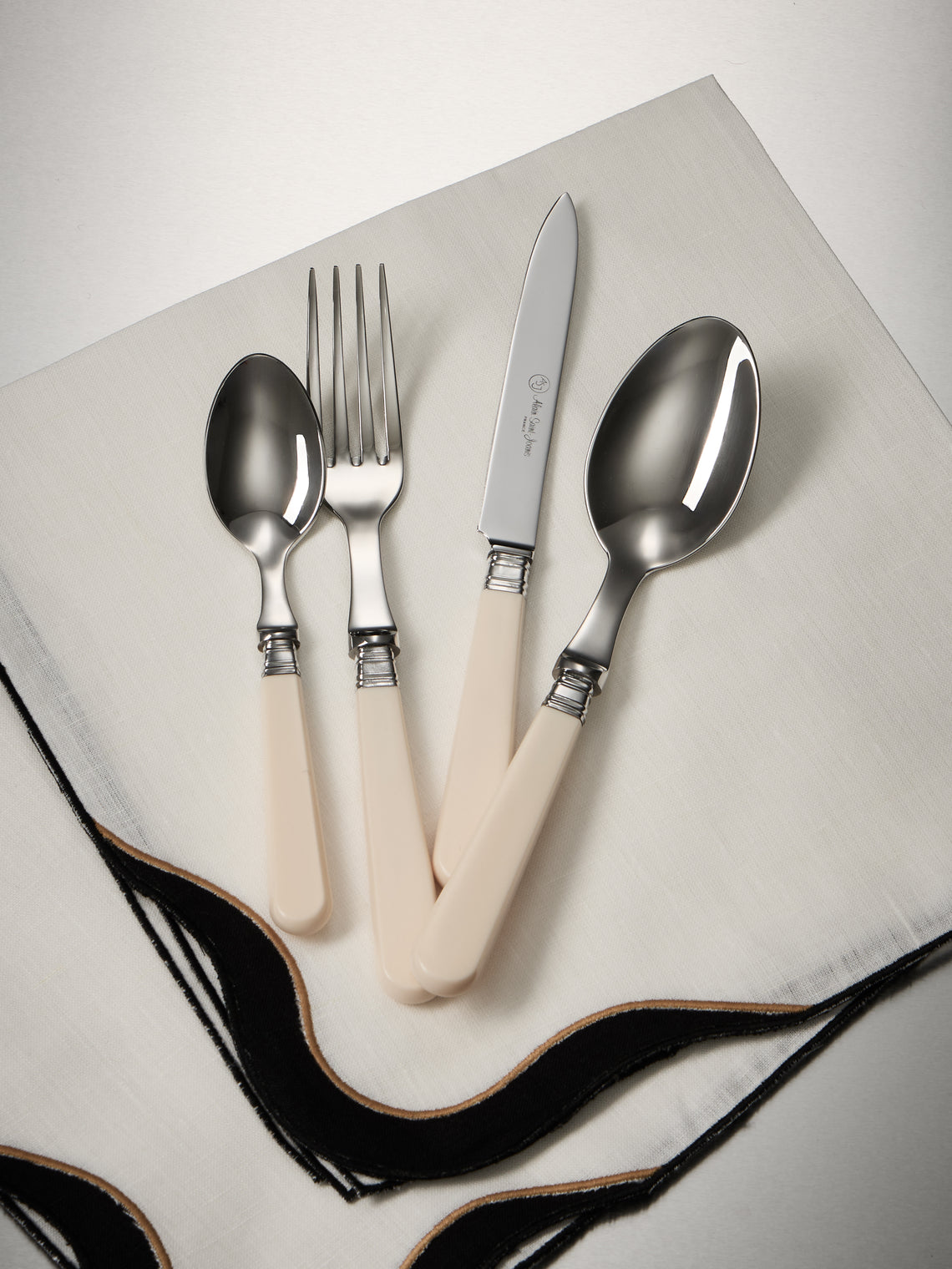 Alain Saint-Joanis - | Set of 4 Pieces | Joyau Resin Dinner Cutlery - Cream - ABASK