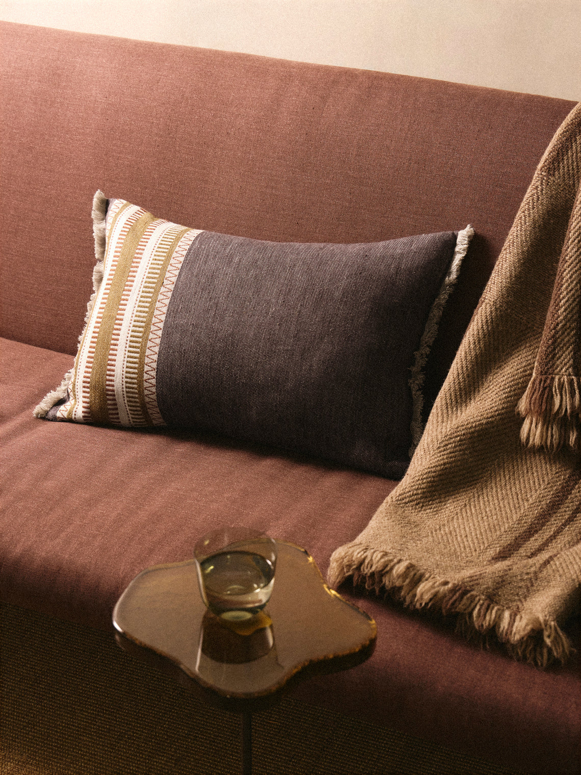 de Le Cuona - Striped Linen Cushion (23.5in/60cm) - Multiple - ABASK