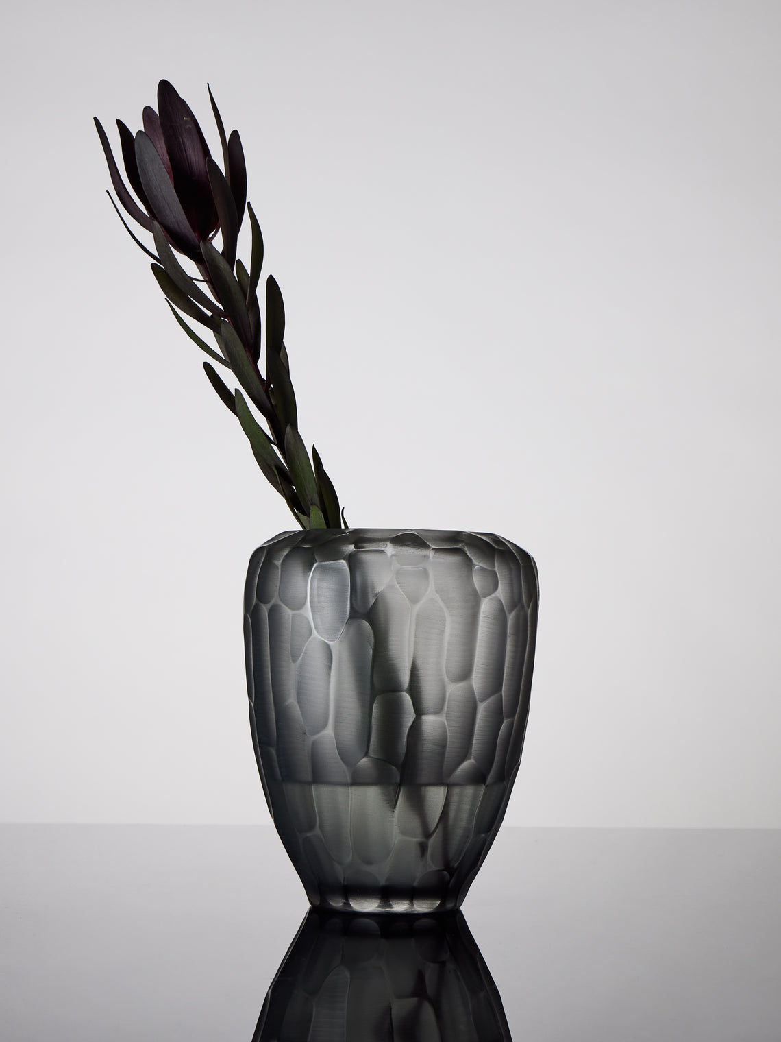 Micheluzzi Glass - Goccia Acciaio Bamboo Hand-Blown Murano Glass Vase (9in/23cm) - Gray - ABASK
