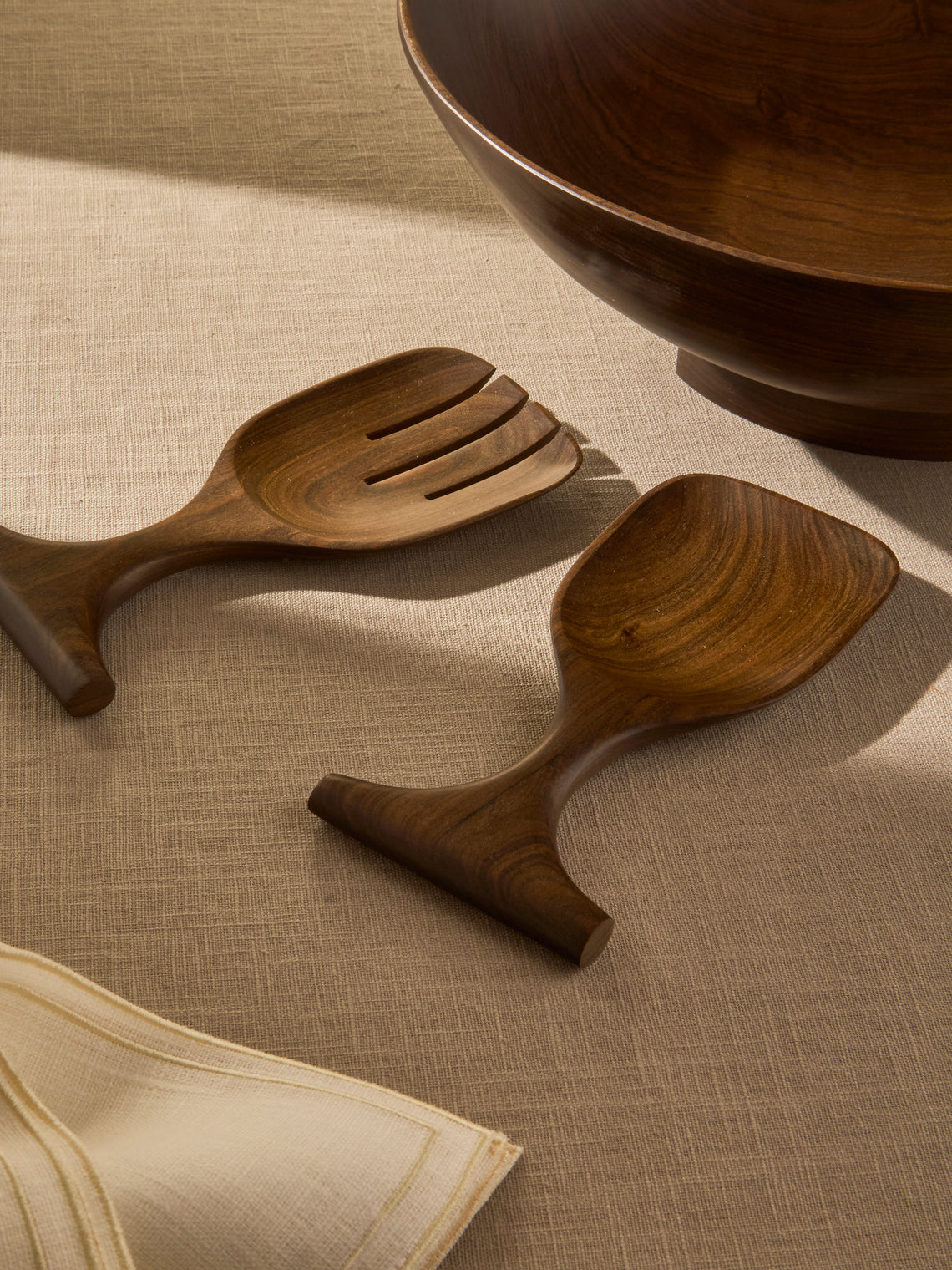 CasaLatina - Lara Whale Hand-Carved Hardwood Salad Servers - Brown - ABASK