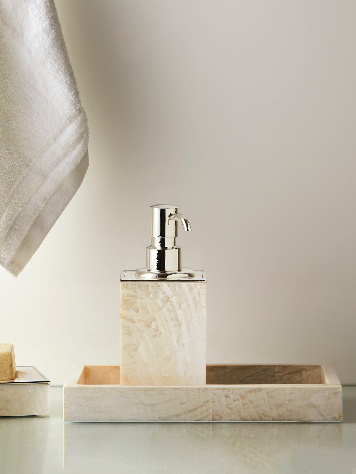 Objet Luxe - Atlantis Mother-of-Pearl Tray (10in/25cm) - White - ABASK