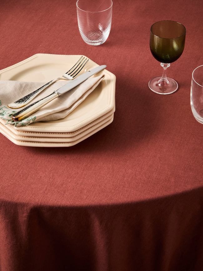 Borgo delle Tovaglie - Filo Linen Round Tablecloth (86.5in/2.2m) - Red - ABASK