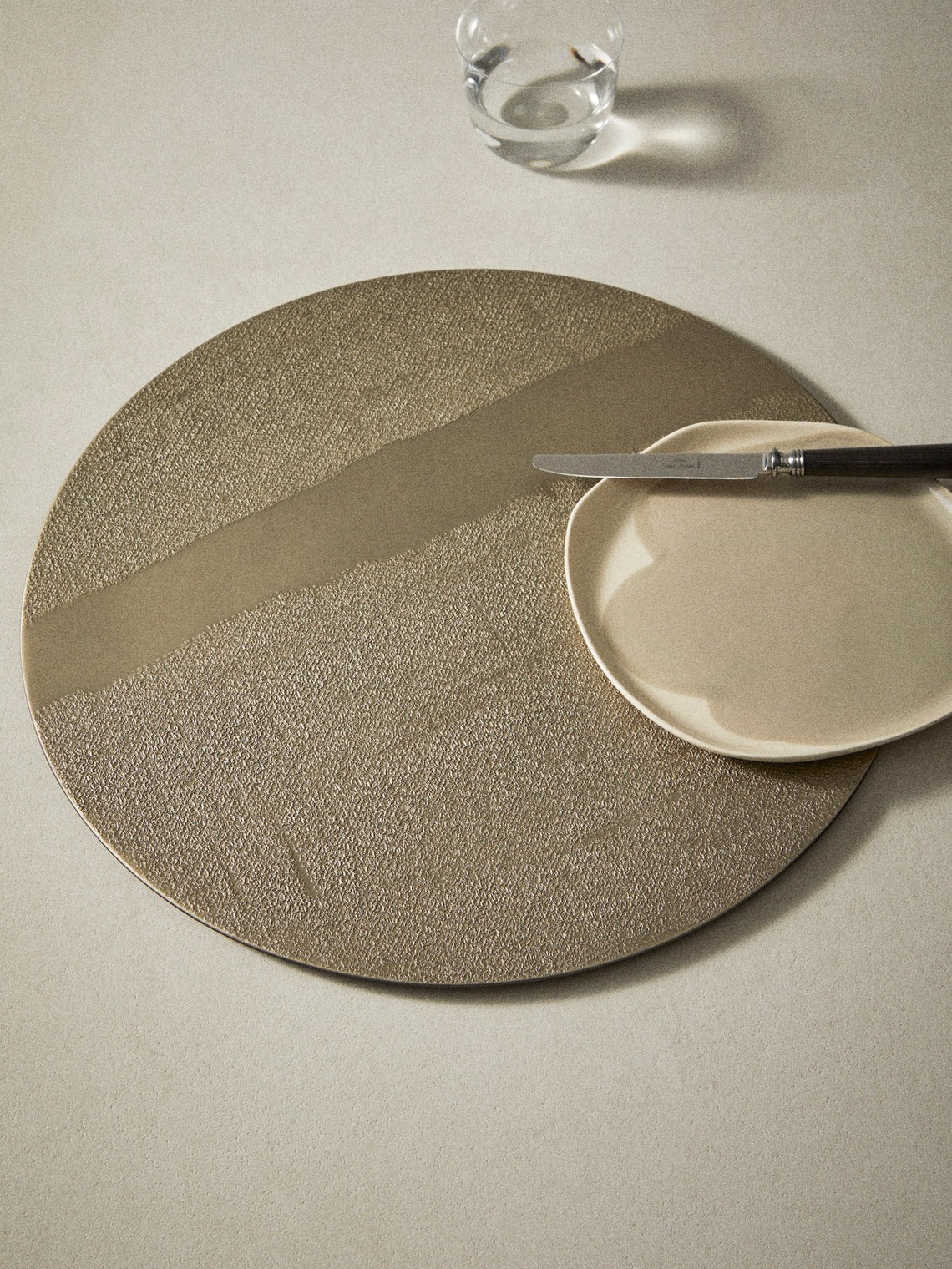 MAAR Design - | Set of 4 | Platino Hand-Painted Lacquered Placemats - Gray - ABASK