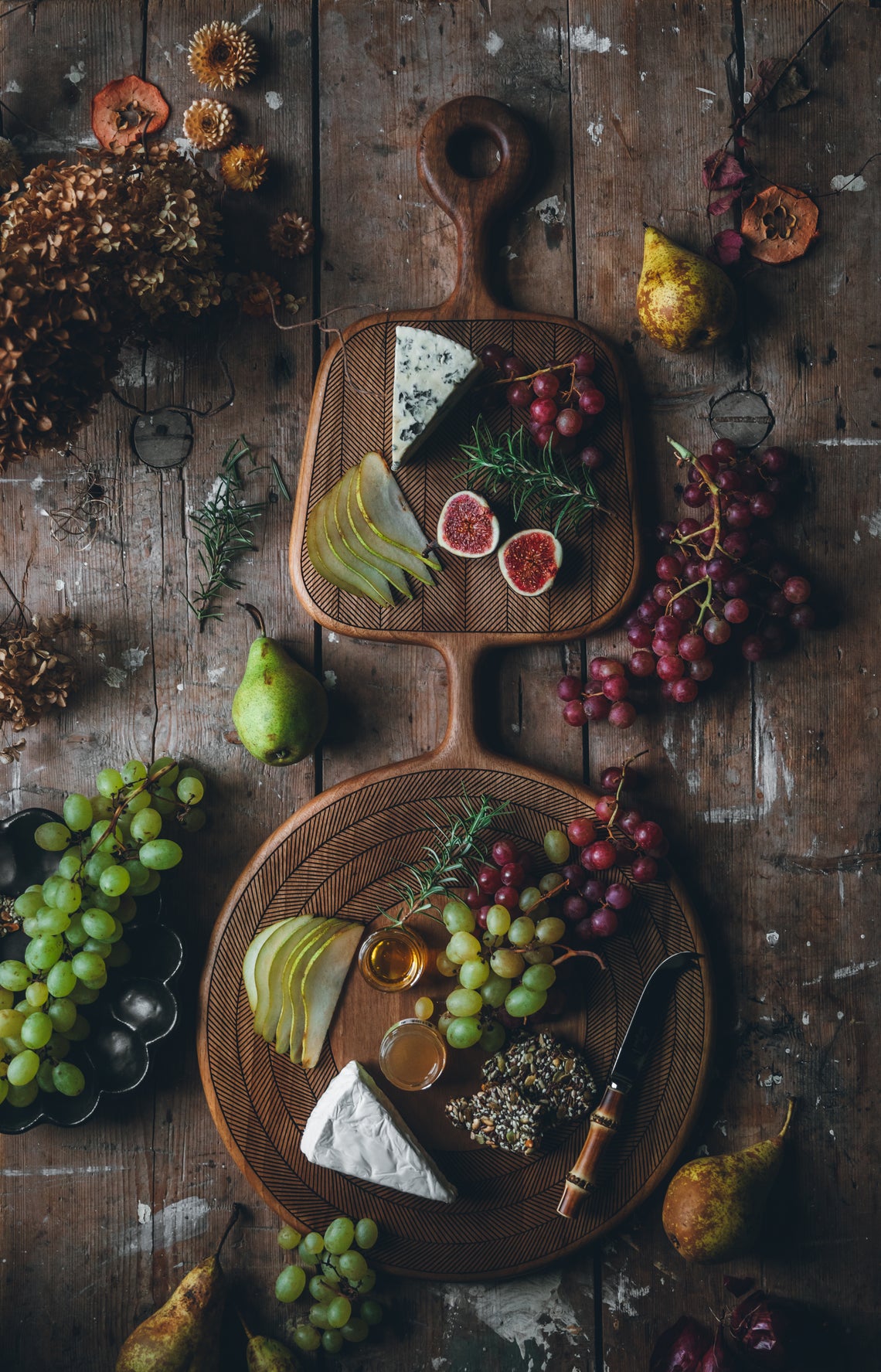 Lucas Castex - Hand-Carved Double-Faced Walnut Serving Board (31.5in/80cm) - Dark Brown - ABASK