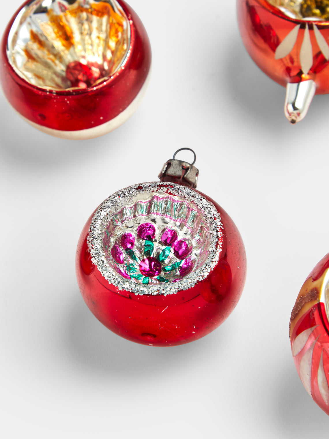 Antique and Vintage - Early-20th-Century Reflective Glass Baubles (Set of 5) - Red - ABASK